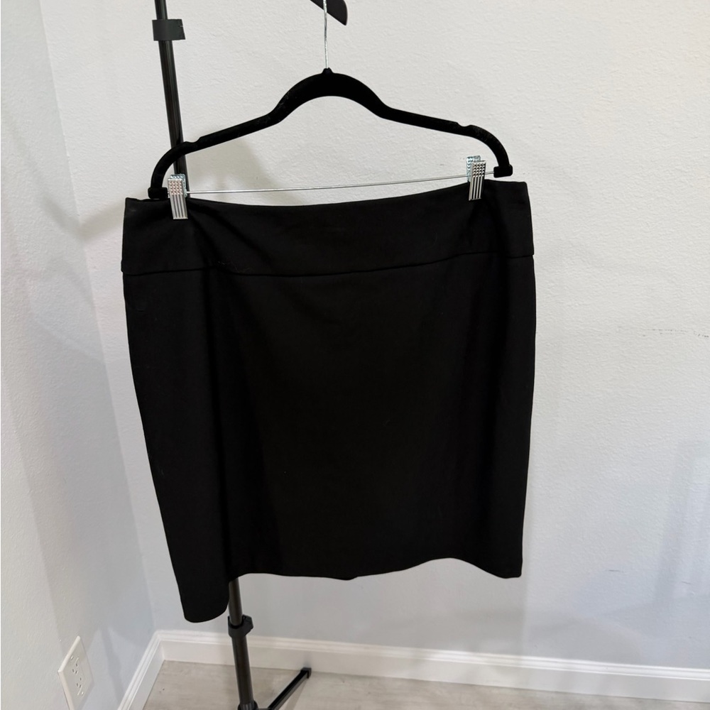 Margaret M Black Pencil Skirt